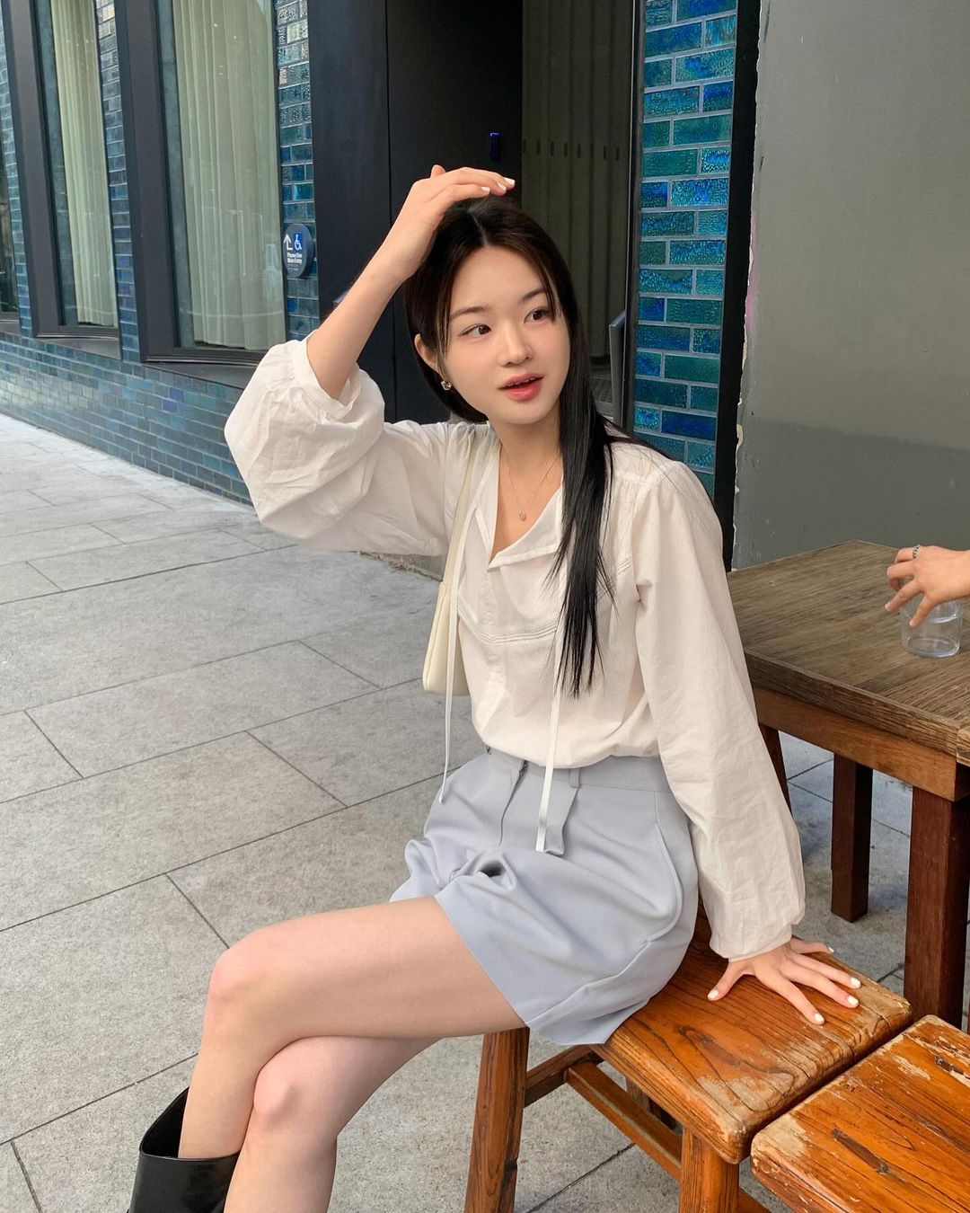 Diện áo blouse với 4 kiểu quần và chân váy này sẽ giúp bạn mặc đẹp suốt mùa hè-5