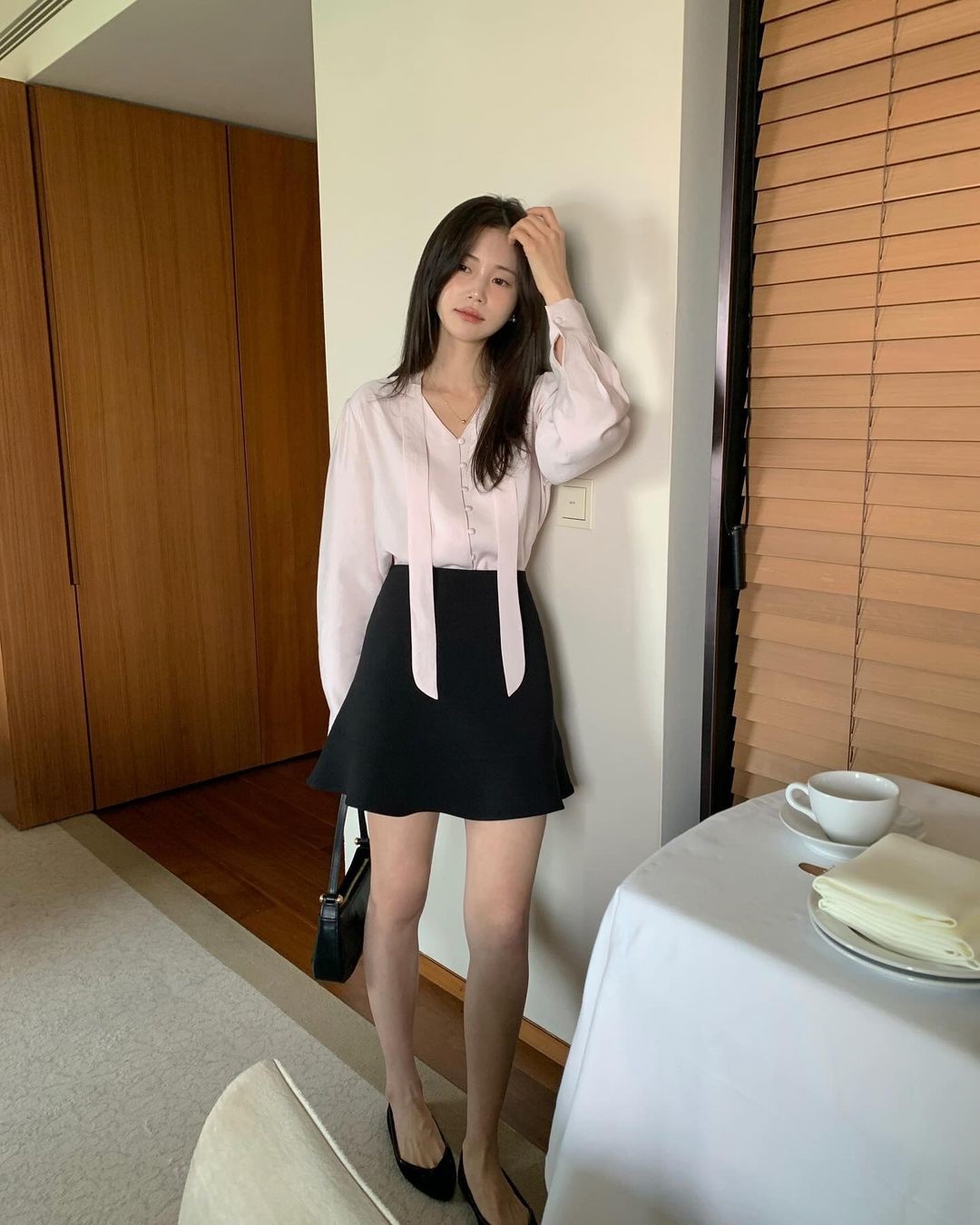 Diện áo blouse với 4 kiểu quần và chân váy này sẽ giúp bạn mặc đẹp suốt mùa hè-7