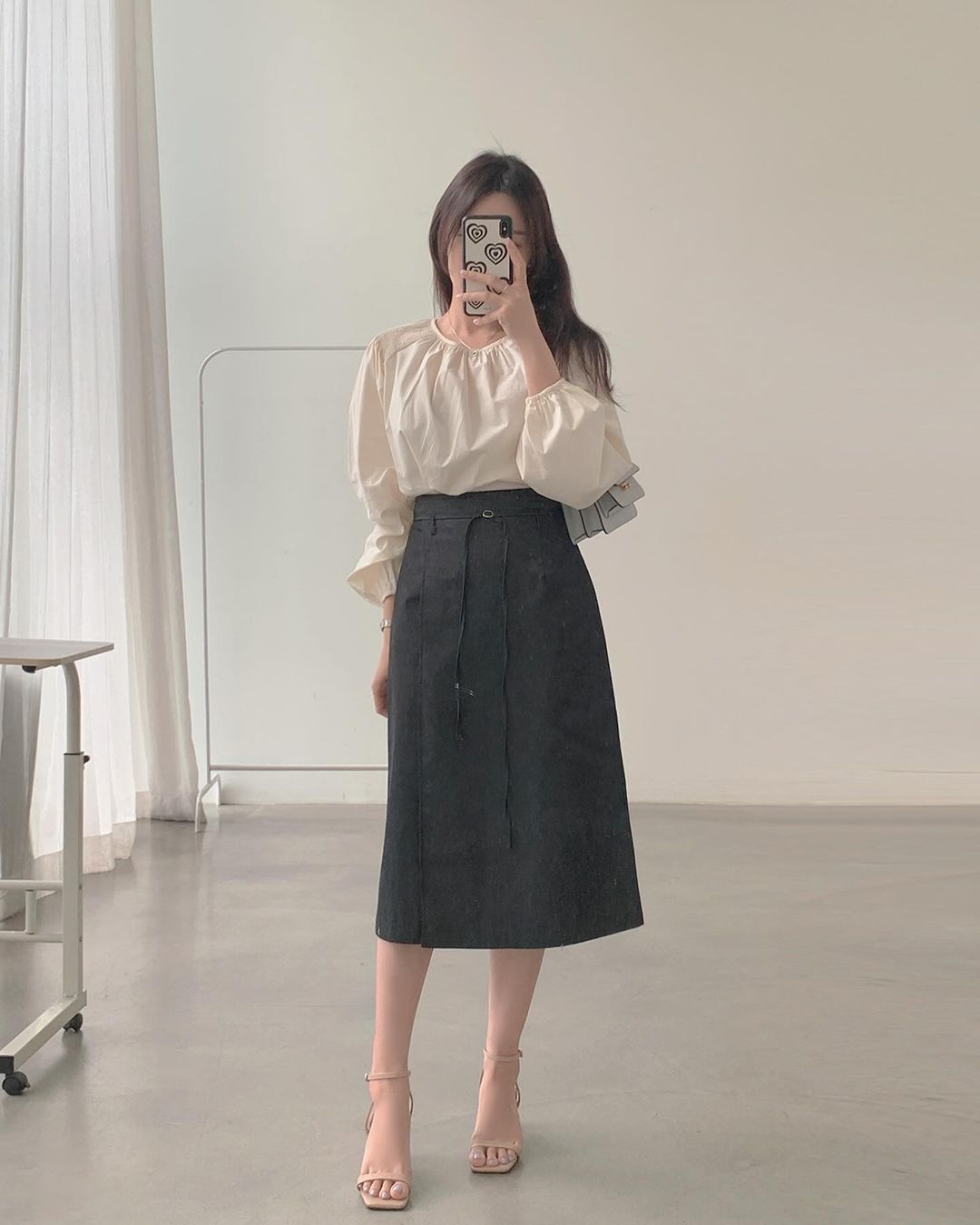 Diện áo blouse với 4 kiểu quần và chân váy này sẽ giúp bạn mặc đẹp suốt mùa hè-9