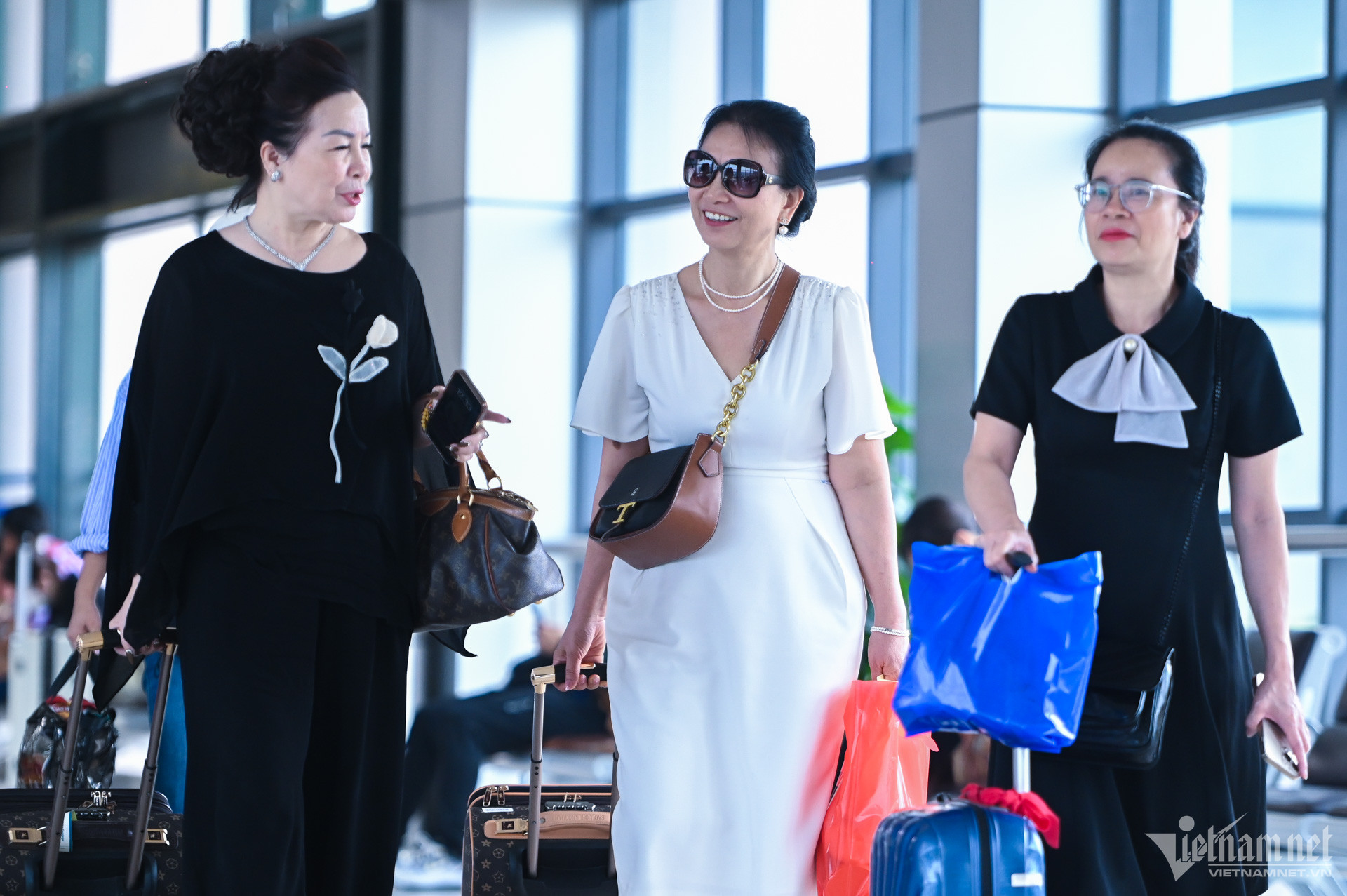 Giá vé máy bay đắt kỷ lục, hàng không đồng loạt báo lãi-2