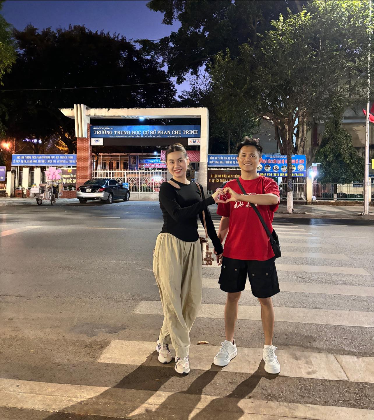 Mẹ vợ hay chuyển tiền cho con rể khiến nhân viên ngân hàng cũng phải tò mò, nghe câu trả lời mới thấy quá xứng đáng-2