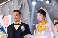 Từ Nhật Bản về Việt Nam làm đám cưới, cô dâu 'vất vả' gánh 15 cây vàng trên người, vòng kiềng đeo trĩu cổ