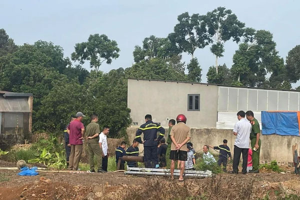 Đồng Nai: Hàng chục cảnh sát xuống giếng tìm bé trai mất tích-2