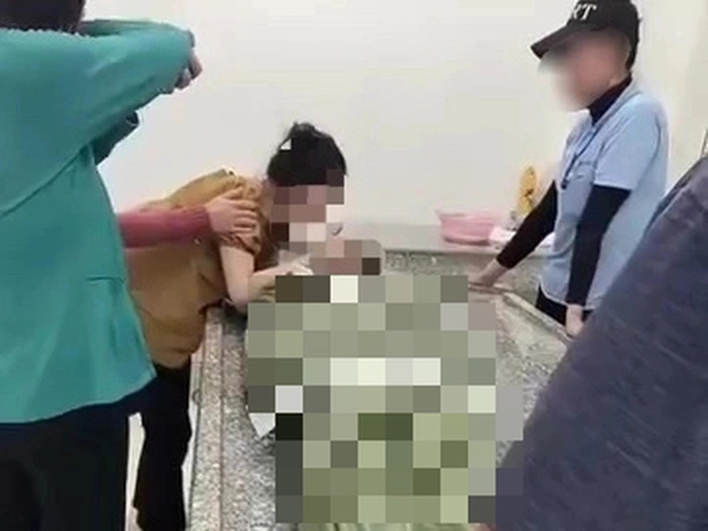 Vụ nam công nhân chết trong công ty: Do đồng nghiệp tự ý lái xe nâng, xe mất phanh-1