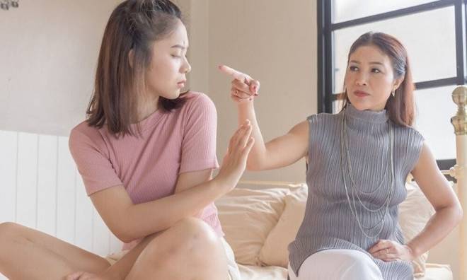 Bé trai lớp 8 ghét em như kẻ thù vì bố làm điều này, bác sĩ chỉ ra sai lầm chung của nhiều gia đình Việt-2