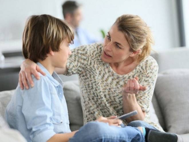 Bé trai lớp 8 ghét em như kẻ thù vì bố làm điều này, bác sĩ chỉ ra sai lầm chung của nhiều gia đình Việt-4