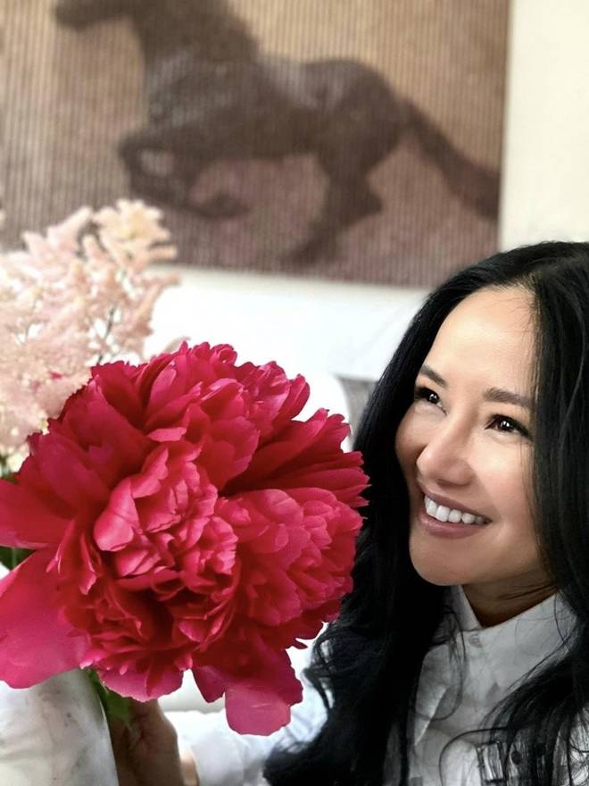 Diva Hồng Nhung cắt hoa vào cắm trong penthouse khu nhà giàu, dân mạng bình luận Nhìn điêu quá-17