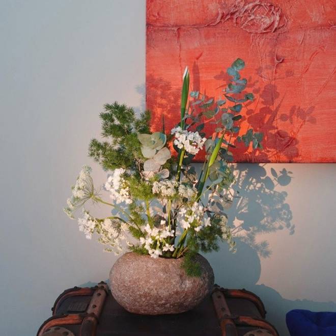 Diva Hồng Nhung cắt hoa vào cắm trong penthouse khu nhà giàu, dân mạng bình luận Nhìn điêu quá-11