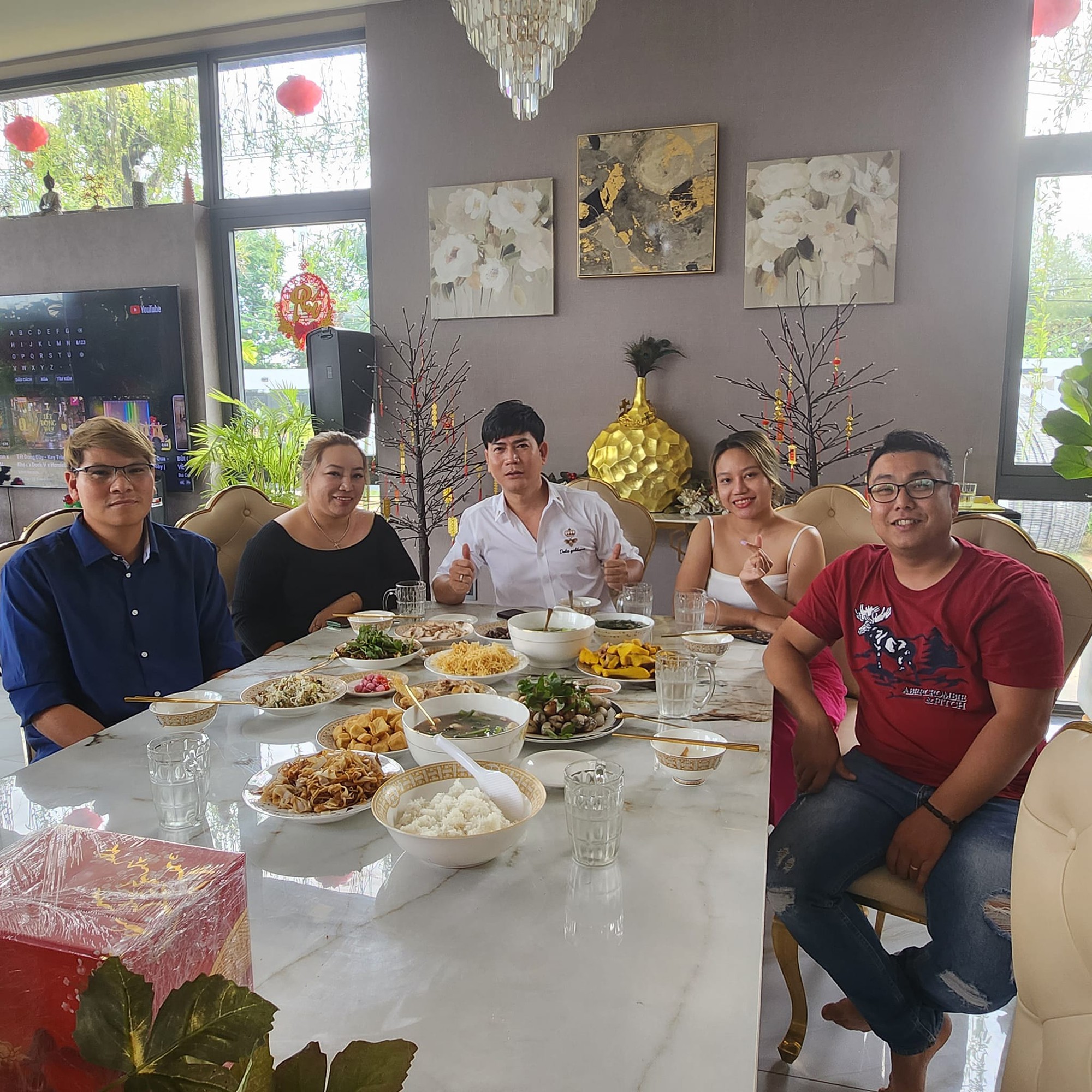 Đại gia BĐS của showbiz Việt sở hữu biệt thự triệu đô, vui vui tậu liền 2 miếng đất 2.000m2 cho con cắm trại chơi-14