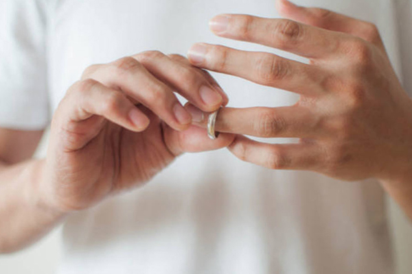 Thấy chị dâu đổi sữa cho con xoành xoạch, mẹ tôi góp ý thì chị đáp trả một câu khiến bà lên cơn đau tim-2