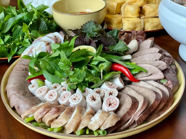 Rửa lòng heo mà dùng muối là hỏng bét”: Chỉ cần thêm 1 thứ này, lòng trắng sạch, ngon giòn sần sật-1