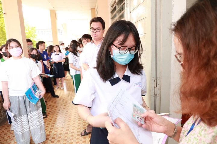 Bộ GD&ĐT tuýt còi các trường đại học yêu cầu thí sinh xác nhận nhập học sớm-1