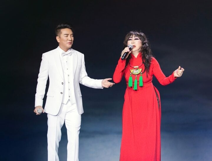 Đàm Vĩnh Hưng nhận bằng xác lập kỷ lục mới-3