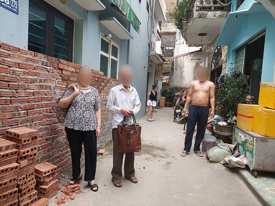 Vụ hai cụ già đứng trong ngôi nhà bị hàng xóm xây tường bịt kín cửa: Hé lộ nguồn cơn sự việc-3
