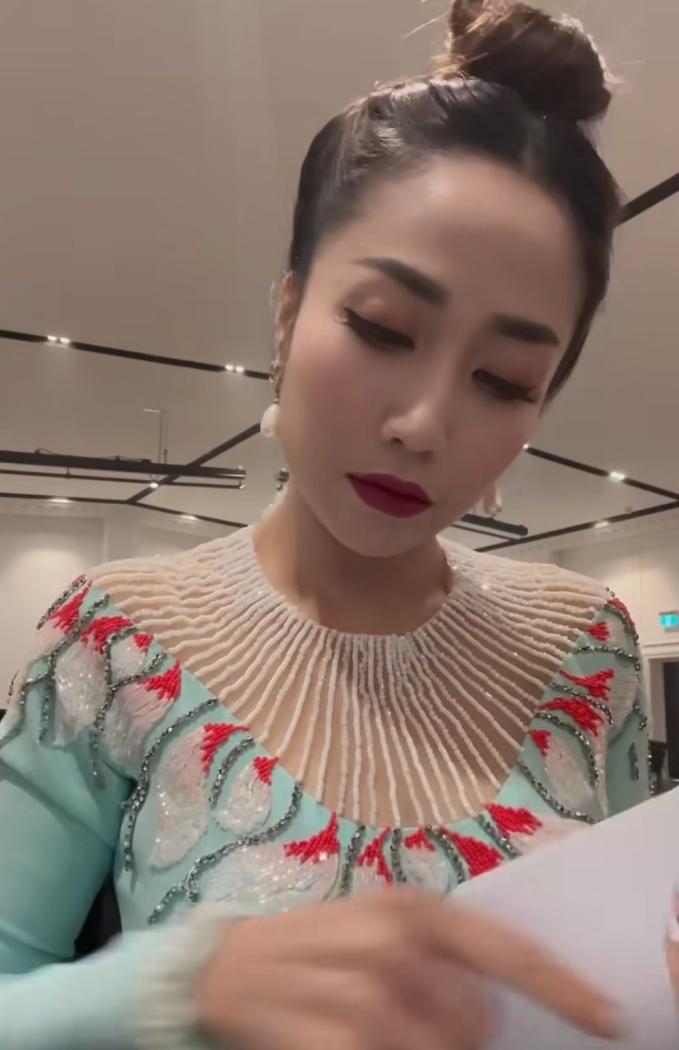 Ốc Thanh Vân ở Úc: 3 con đem gửi bạn bè, tự lái xe chạy show đến tối mịt-1