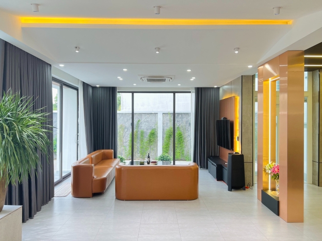 Cặp đôi Quảng Ninh bên nhau năm 17 tuổi đến năm 27 tuổi về chung nhà, 10 năm sau kỉ niệm ngày cưới bằng căn villa triệu đô-12