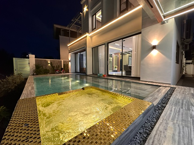 Cặp đôi Quảng Ninh bên nhau năm 17 tuổi đến năm 27 tuổi về chung nhà, 10 năm sau kỉ niệm ngày cưới bằng căn villa triệu đô-19