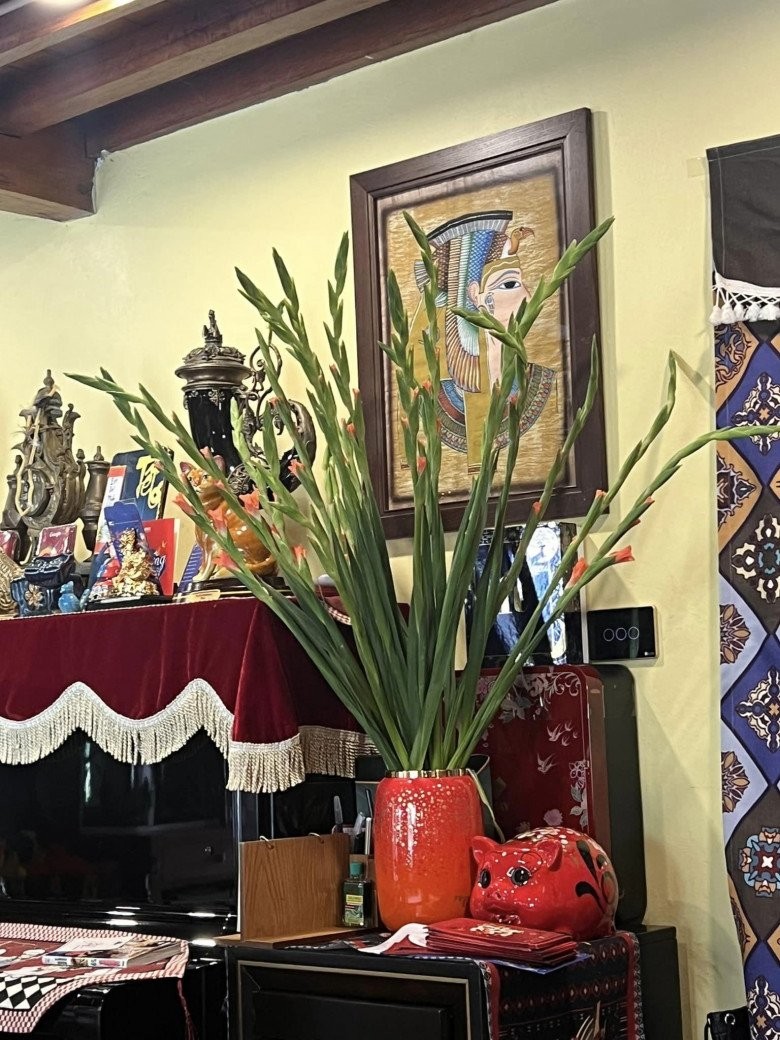 NSND Xuân Bắc đăng ảnh phòng của 2 con trai lớn, để lộ kho tàng độc đáo trong biệt phủ ngoại ô-10