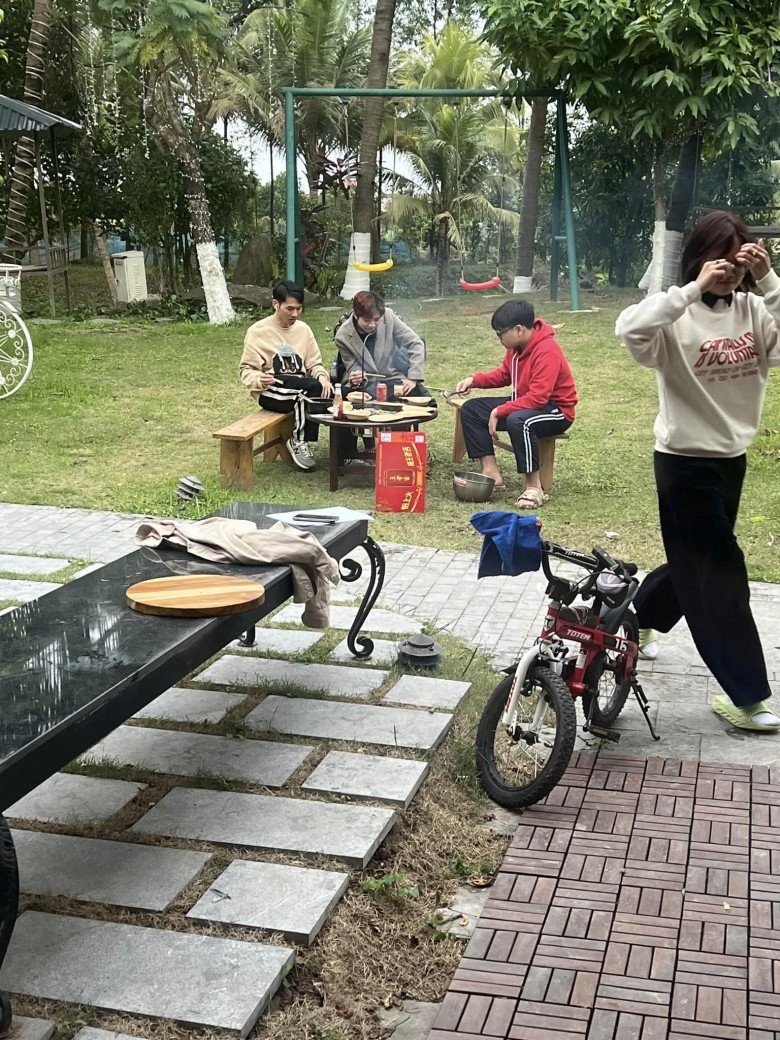 NSND Xuân Bắc đăng ảnh phòng của 2 con trai lớn, để lộ kho tàng độc đáo trong biệt phủ ngoại ô-12