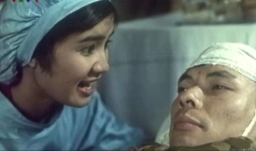 NSND đóng phim về chiến dịch Điện Biên Phủ khiến triệu khán giả rơi lệ: Tuổi 61 viên mãn bên vợ và 4 con-2