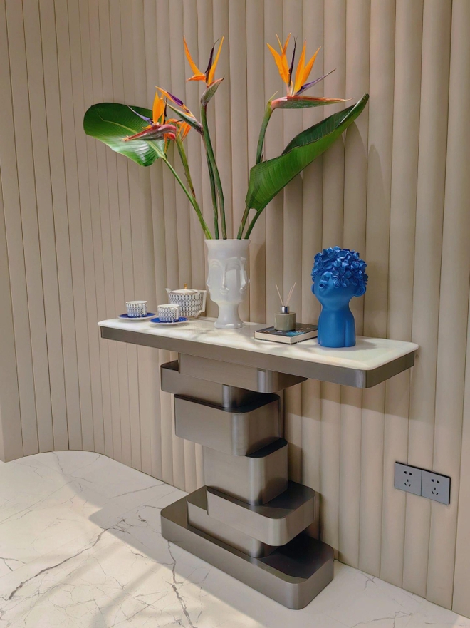 Căn hộ có chiếc view đẹp như tranh, không gian phủ màu xanh khiến netizen nức nở: Mê cách yêu thiên nhiên của nữ chủ nhân-11