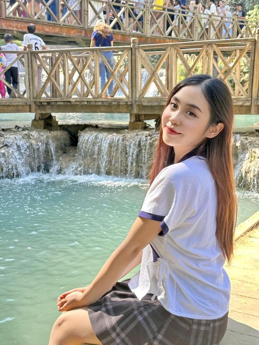 Hot girl Lào vượt 500km đến Điện Biên, chụp ảnh cùng bộ đội Việt: Quá mê các anh lính diễu hành-14