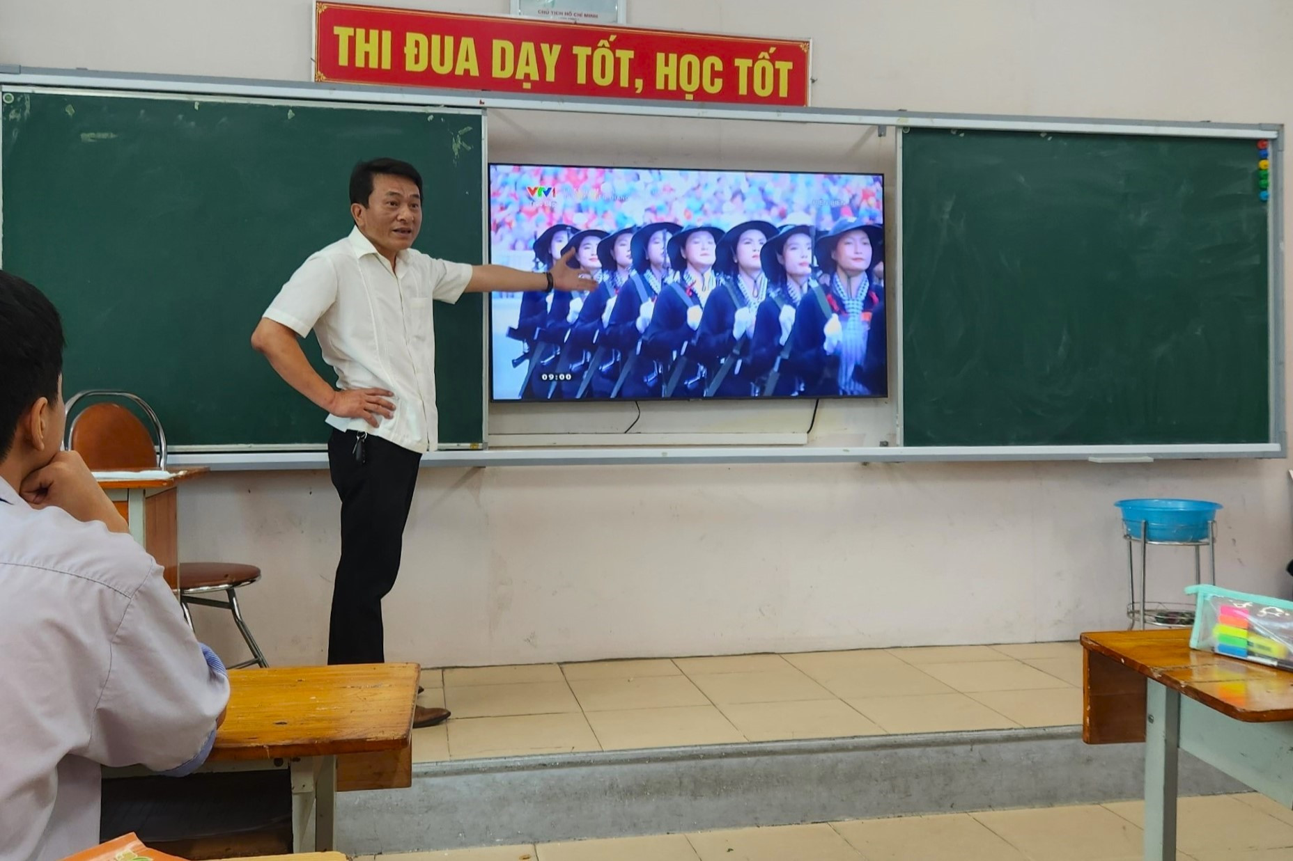 Tiết học Lịch sử khác lạ vào sáng 7/5-1