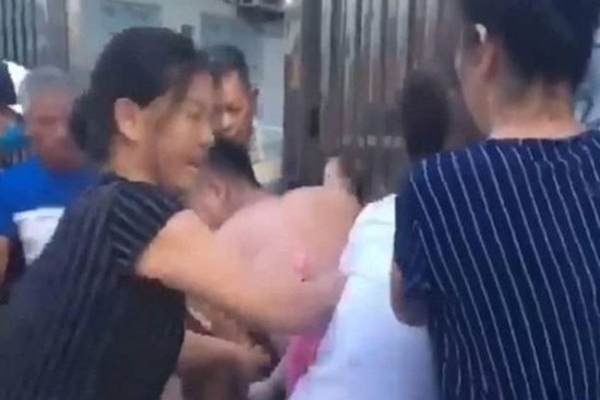 Chuyện ẩn sau việc cụ bà hai lần đi đánh ghen thay... dâu