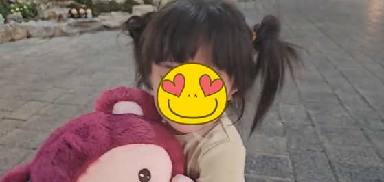 Lê Dương Bảo Lâm xin lỗi khi vướng chỉ trích vì hành động dạy hư con gái 4 tuổi-2