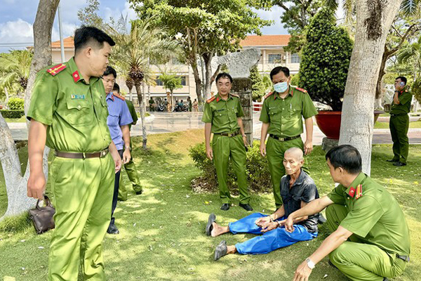 Người đàn ông bị đánh hội đồng dã man tại cây xăng-3