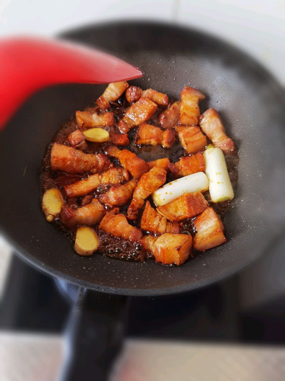 Khi làm thịt kho tàu nên cho đường trắng hay đường phèn?: Hầu hết mọi người đều làm sai, chẳng trách có vị đắng-5