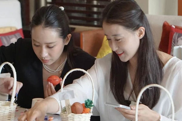 Mai Ngọc và hot girl Nga Anh: Chênh lệch 5 tuổi nhưng giống nhau đến kì lạ, từ visual tới cả tạo dáng chụp hình-9