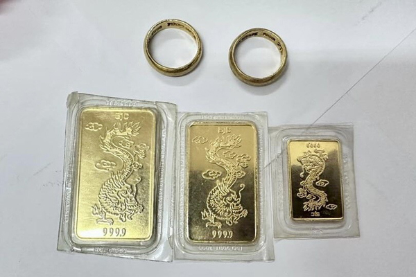 Sau mưa đầu mùa, xác cá chết lẫn rác thải nổi đầy kênh Nhiêu Lộc - Thị Nghè-6