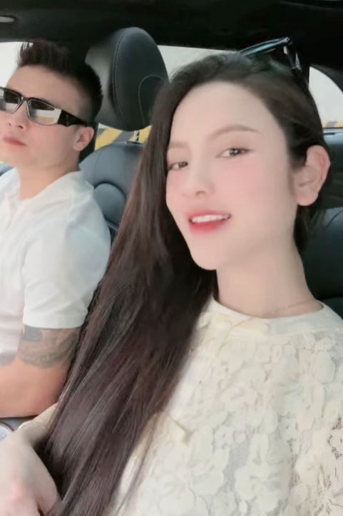 Chu Thanh Huyền ôm bụng bầu vượt mặt nhảy nhót khoe dáng nuột nà, dân mạng nhắc chú ý sức khỏe-2