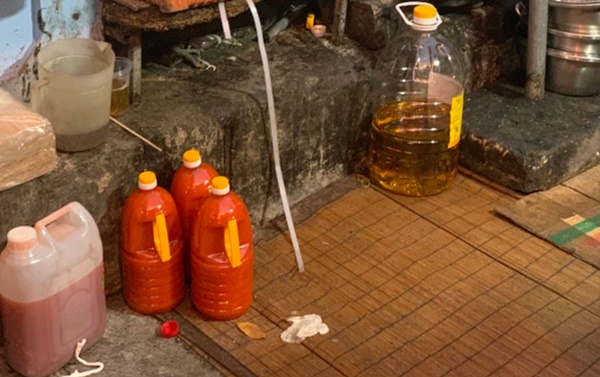 Xiên bẩn bủa vây trường học: Nguy cơ ngộ độc rình rập trẻ nhỏ nhưng nhiều phụ huynh vẫn chủ quan-6