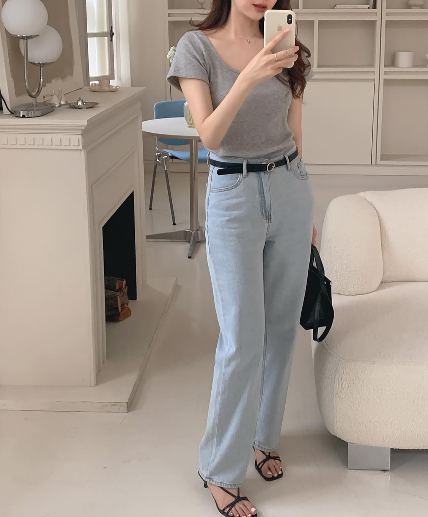 4 cách mặc áo thun mùa hè dành cho phụ nữ trên 40 tuổi-3