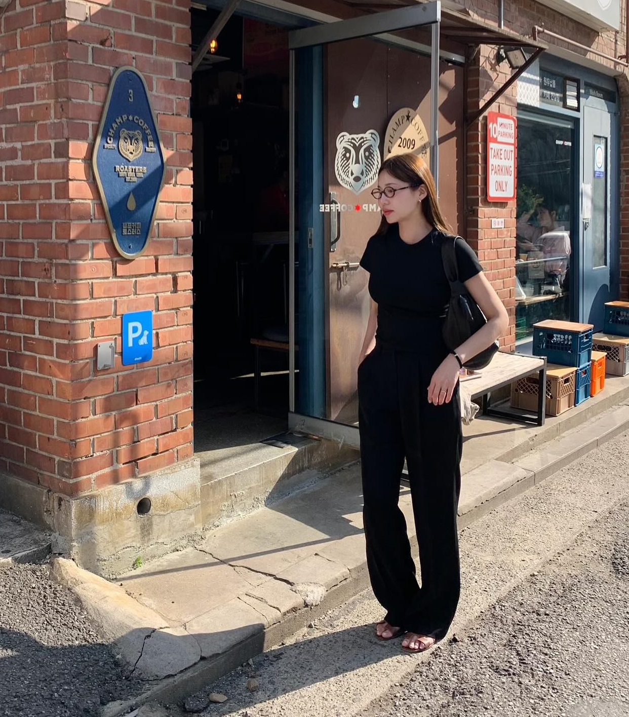 4 cách mặc áo thun mùa hè dành cho phụ nữ trên 40 tuổi-8