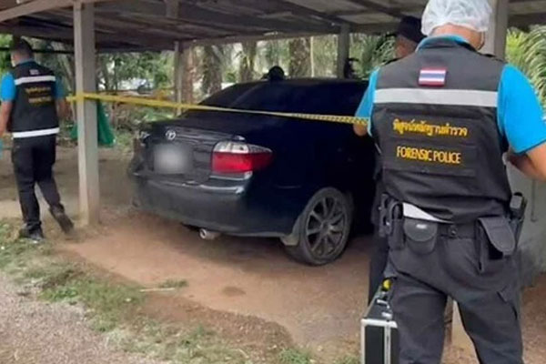 Đỗ ô tô kiểu tréo ngoe khiến 7 chiếc xe khác không ra được, người phụ nữ phải trả giá đắt-4