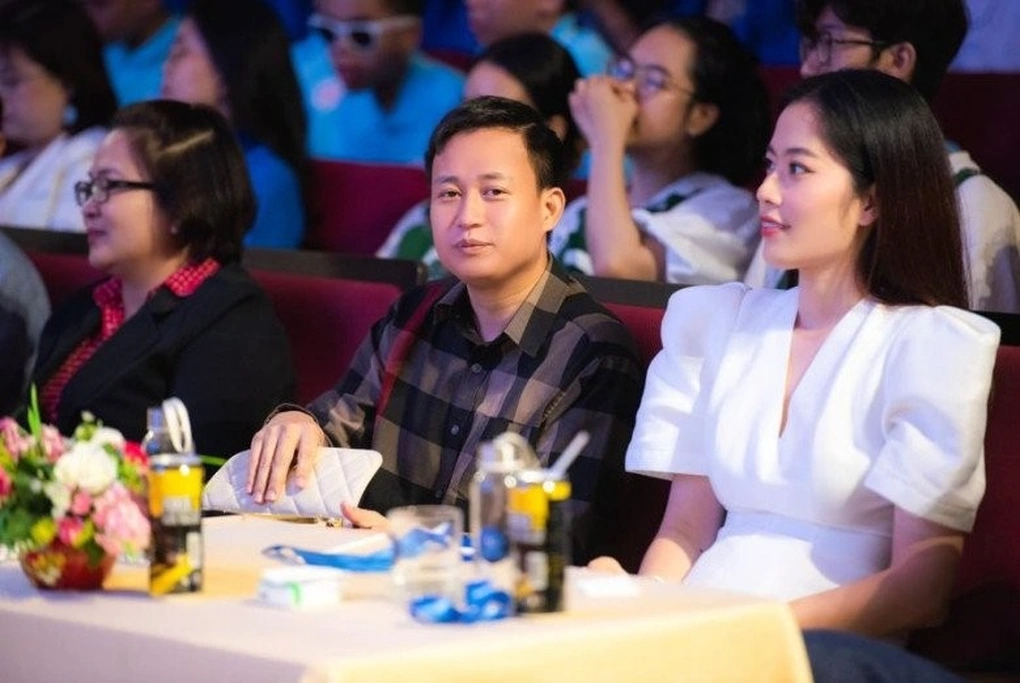 Nam Em, Phạm Hương và những Hoa hậu bỏ hào quang sống ẩn: Người có hôn nhân và sắc vóc thăng hạng, người nhan sắc biến dạng cùng loạt tai tiếng-2