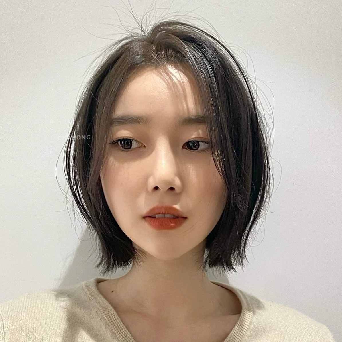 4 kiểu tóc ngắn làm gọn gương mặt, cứ cắt là xinh-10