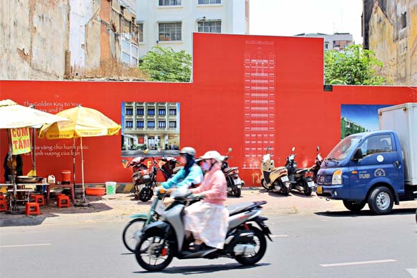 Uống rượu say, cầm dao đâm nhầm người ở Hà Nội-2