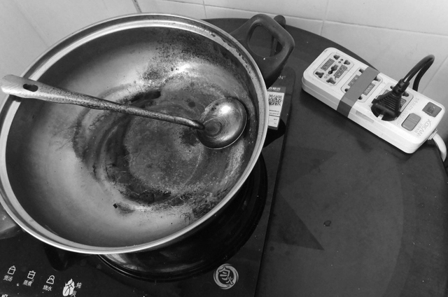 Thanh niên phát hiện nhà ngập khói, thủ phạm nằm trong bếp: Lỗi do thói quen rất nhiều người mắc phải-2