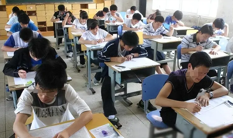 Nam sinh đạt điểm cao trong kỳ thi ĐH, chưa kịp ăn mừng đã bị cảnh sát bắt giữ: Nguyên nhân khiến cha mẹ và giáo viên lặng người-2