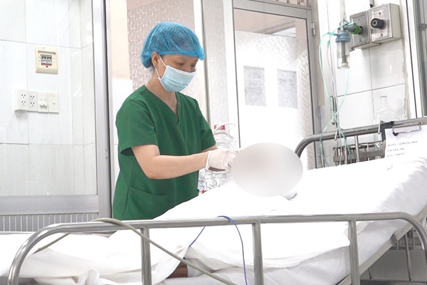 Siêu âm u nang buồng trứng phải, phẫu thuật bên trái: Bệnh viện xin lỗi-3