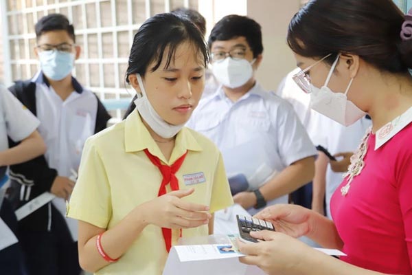 Hà Nội công bố tỷ lệ chọi vào lớp 10 công lập năm 2024: Cao nhất 1/3,1-5