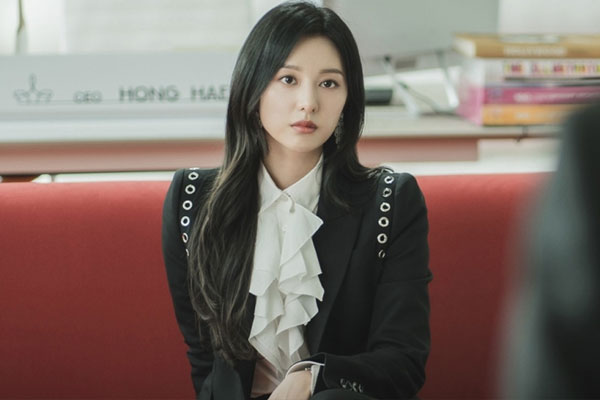 Lần nào em gái chồng đến chơi mẹ chồng cũng bảo tôi tránh mặt, biết lý do tôi sững người-1