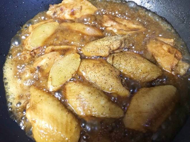 Cánh gà đem om kiểu này mềm ngon dễ ăn, từ trẻ nhỏ đến người già đều thích-4