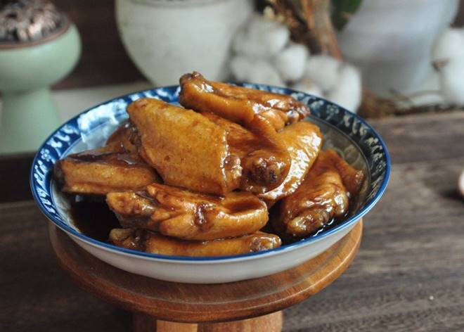 Cánh gà đem om kiểu này mềm ngon dễ ăn, từ trẻ nhỏ đến người già đều thích-5