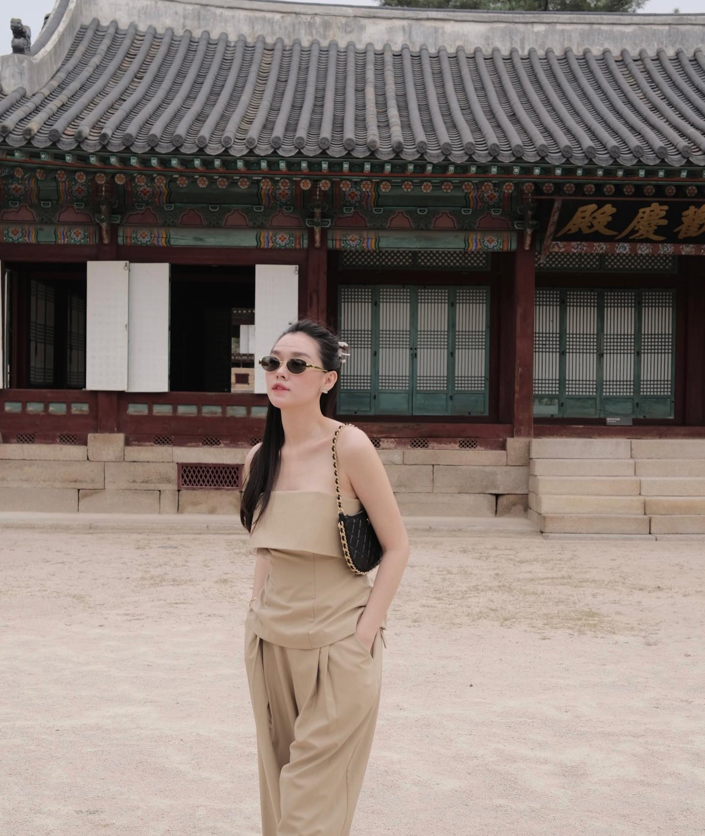 4 mẫu quần dài đang được sao Việt yêu thích nhất: Mặc lên trẻ trung, tôn dáng tối ưu-8