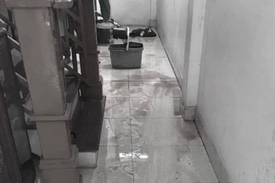 Bắc Giang: Nam thanh niên nghi có biểu hiện tâm thần cầm dao chém mẹ ruột và cháu